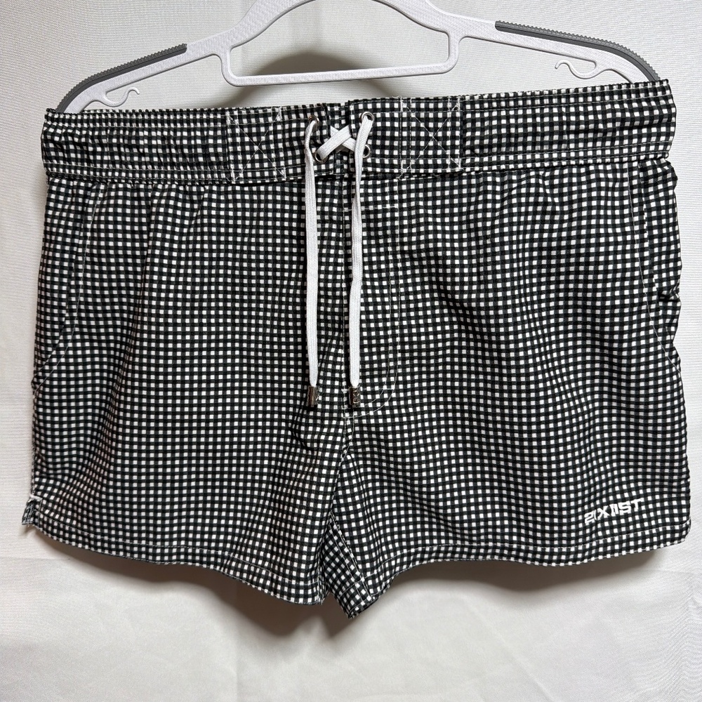 2 Xist swimwear